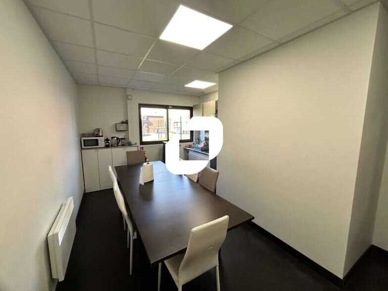 Local d’activités dans Franconville à louer - Photo intérieure – Image 3 sur 21