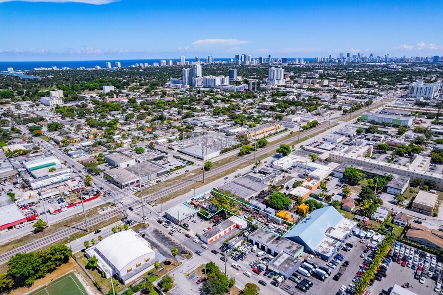 824 N Dixie Hwy, Hollywood, FL à vendre - Photo principale – Image 1 sur 3