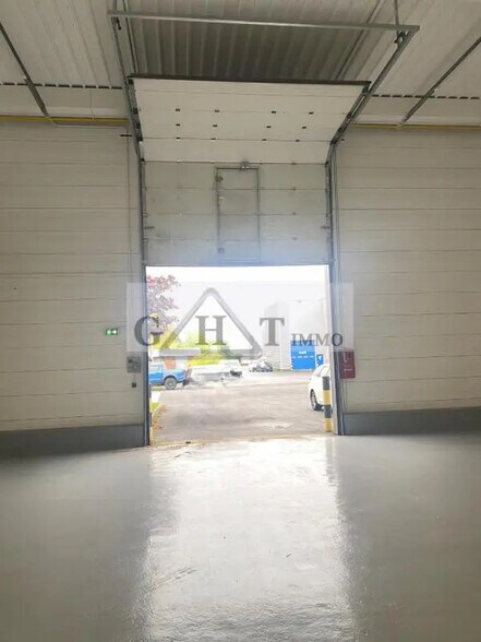 Industriel/Logistique dans Bonneuil-sur-Marne à louer - Photo de l’immeuble – Image 2 sur 6