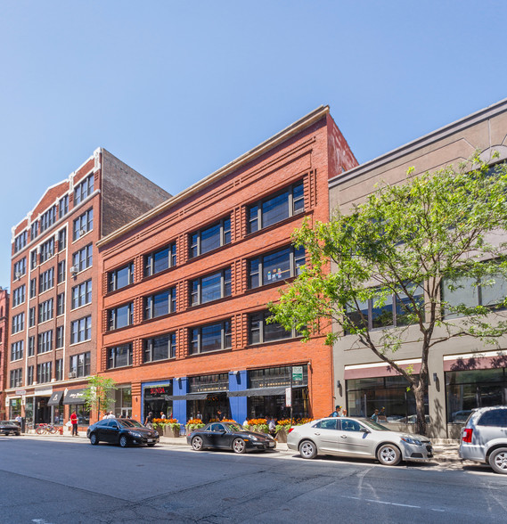 114 W Illinois St, Chicago, IL à louer - Photo de l’immeuble – Image 1 sur 1