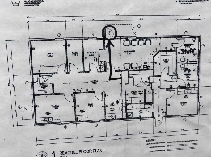 200 W College Ave, Devine, TX à louer Plan d’étage– Image 1 sur 1