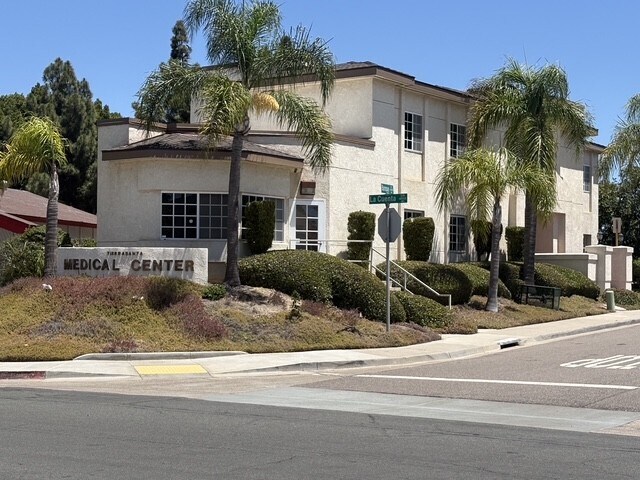 10850 Baroque Ln, San Diego, CA à louer - Photo de l’immeuble – Image 3 sur 9