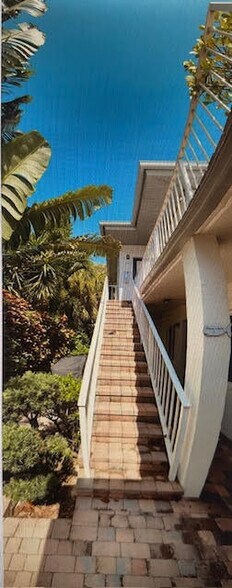 4145 Bougainvilla Dr, Lauderdale By The Sea, FL à vendre - Photo de l’immeuble – Image 3 sur 17