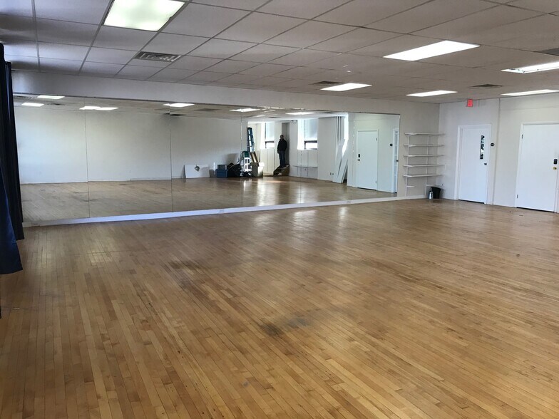 61 Main St, Norwalk, CT à louer - Photo de l’immeuble – Image 2 sur 27