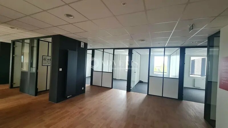 Bureau dans Langueux à louer - Photo intérieure – Image 1 sur 12
