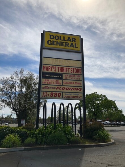 7919-7981 Auburn Blvd, Citrus Heights, CA à louer - Photo de l’immeuble – Image 2 sur 4
