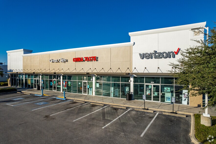852-884 E Tarpon Ave, Tarpon Springs, FL à louer - Photo de l’immeuble – Image 1 sur 11