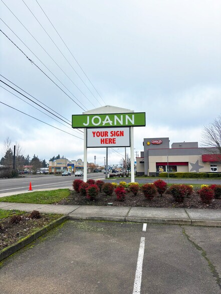 10174-10176 SE 82nd Ave, Portland, OR à louer - Photo de l’immeuble – Image 3 sur 5