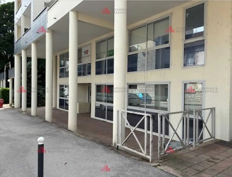 Bureau dans Besançon à vendre - Photo de l’immeuble – Image 2 sur 3
