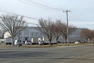 Plus de détails pour 32 Runway Rd, Levittown, PA - Industriel/Logistique à louer