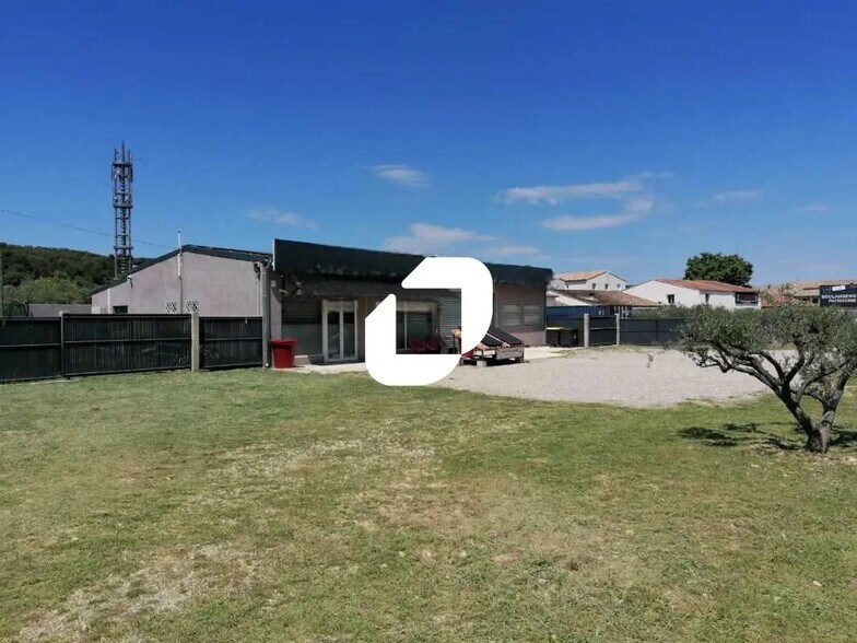 Local d'activités dans Bezouce à vendre - Photo de l’immeuble – Image 1 sur 8