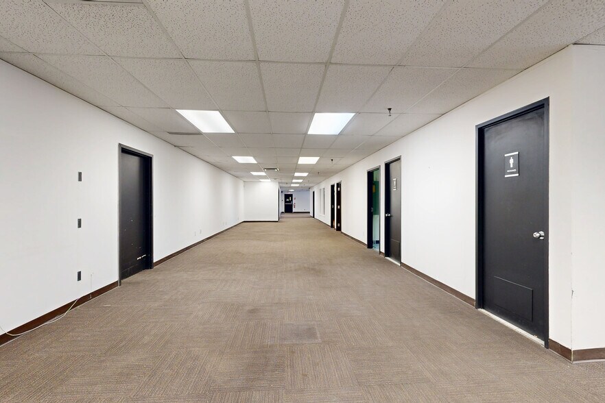 2325 Rue Dandurand, Montréal, QC à louer - Numérisation 3D Matterport – Image 2 sur 22