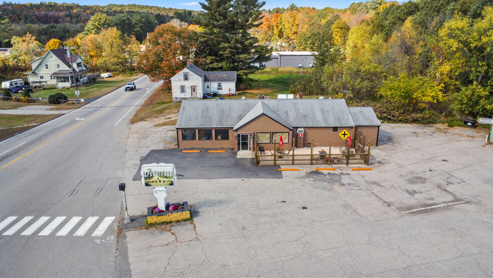 142 Old Turnpike Rd, Quinebaug, CT à vendre - Photo de l’immeuble – Image 1 sur 11