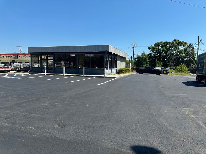 8820 Abercorn St, Savannah, GA à louer - Photo de l’immeuble – Image 3 sur 6