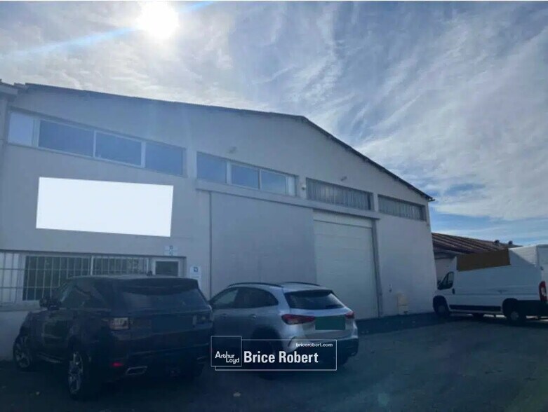 72 Avenue Des Bruyères, Décines-Charpieu à louer - Photo de l’immeuble – Image 1 sur 5
