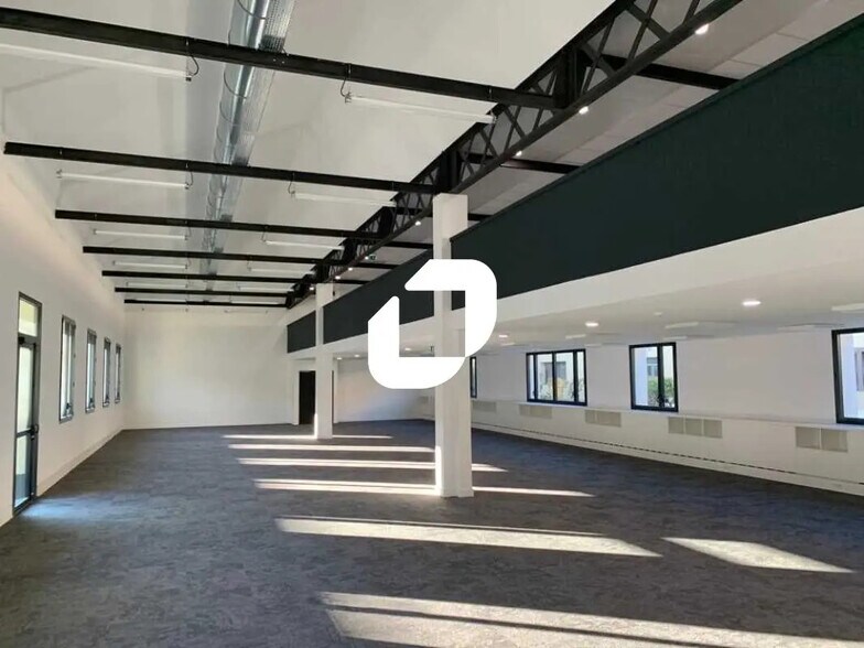 Bureau dans Vénissieux à louer - Photo intérieure – Image 3 sur 14