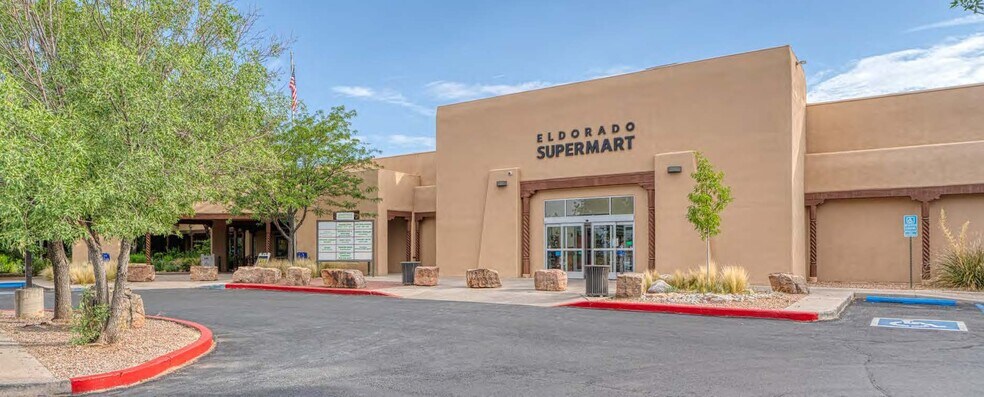 7 Avendia Vista Grande, Santa Fe, NM à vendre - Photo de l’immeuble – Image 2 sur 16