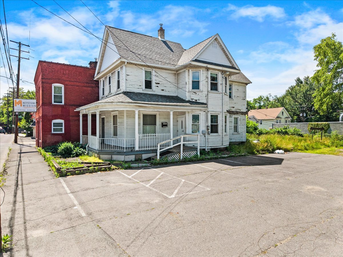 8 W Olive St, Scranton, PA à vendre Photo principale– Image 1 sur 28