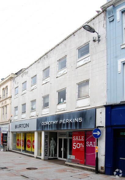 24-26 Fore St, St Austell à vendre - Photo de l’immeuble – Image 3 sur 4