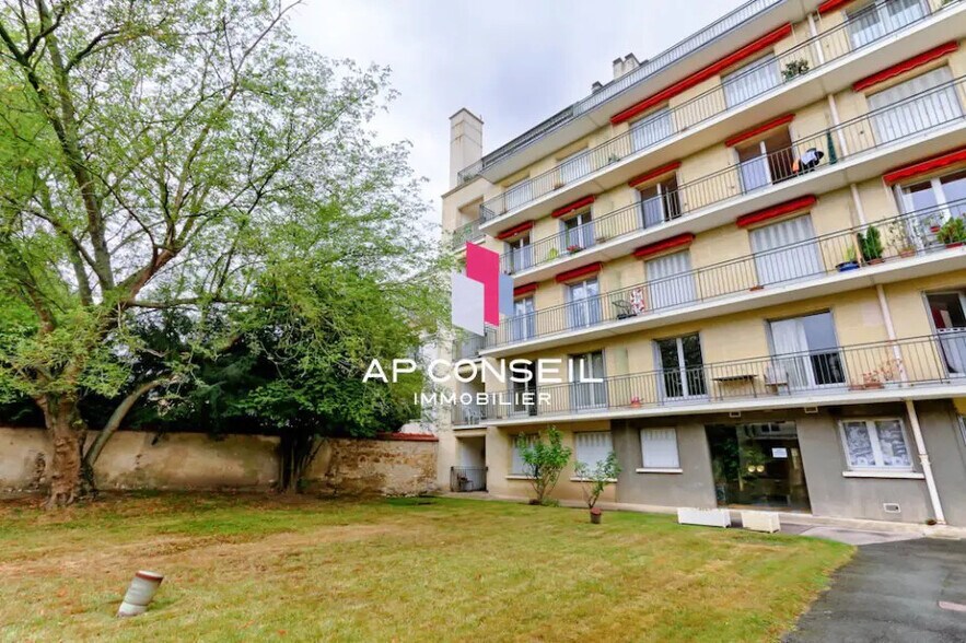 Bureau dans Versailles à louer - Photo de l’immeuble – Image 3 sur 3