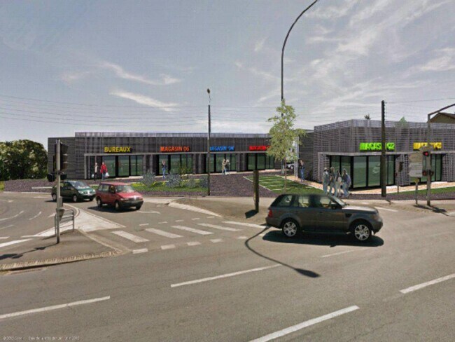 Plus de détails pour Local d'activités à louer