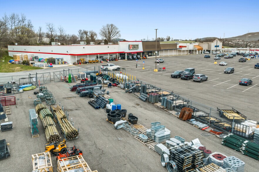 1380 E Main St, Wytheville, VA à vendre - Photo de l’immeuble – Image 3 sur 11