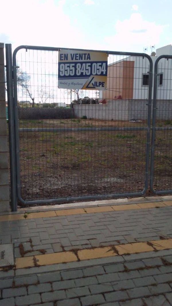 Terrain dans Marchena, Sevilla à vendre Photo de la construction– Image 1 sur 6