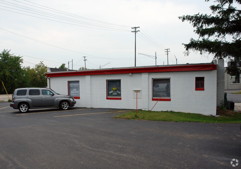 25800 Novi Rd, Novi, MI à vendre - Photo de l’immeuble – Image 3 sur 4