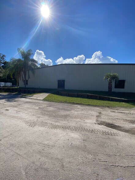 803 Leonard C Taylor Pky, Green Cove Springs, FL à louer - Photo principale – Image 1 sur 12