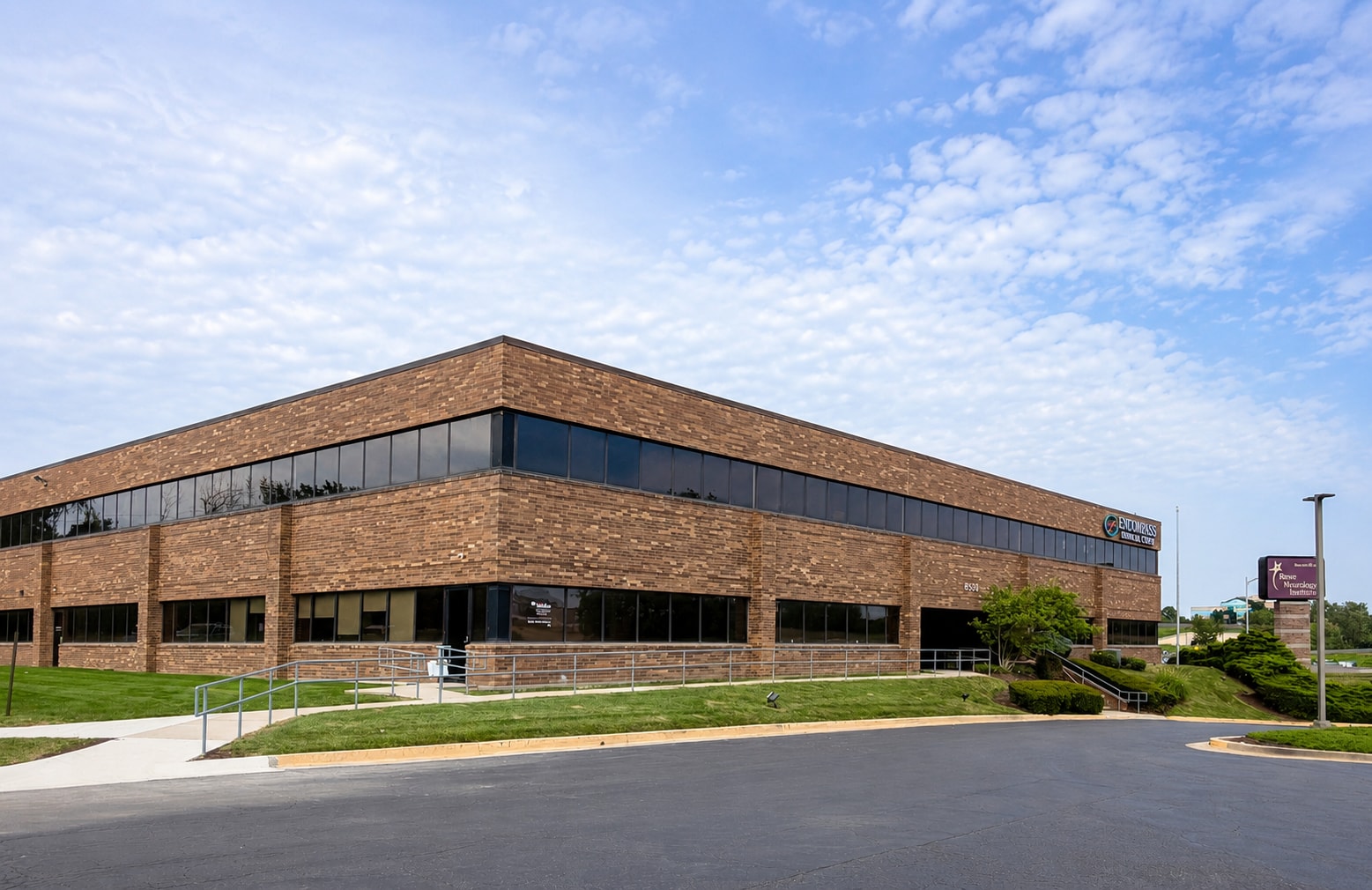 8550 Marshall Dr, Lenexa, KS à louer Photo intérieure– Image 1 sur 4