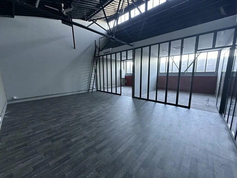 Bureau dans Reims à louer - Photo de l’immeuble – Image 1 sur 5