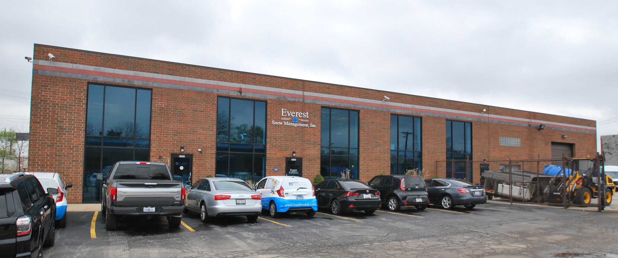 7705 W 96th Pl, Hickory Hills, IL à louer Photo principale– Image 1 sur 12