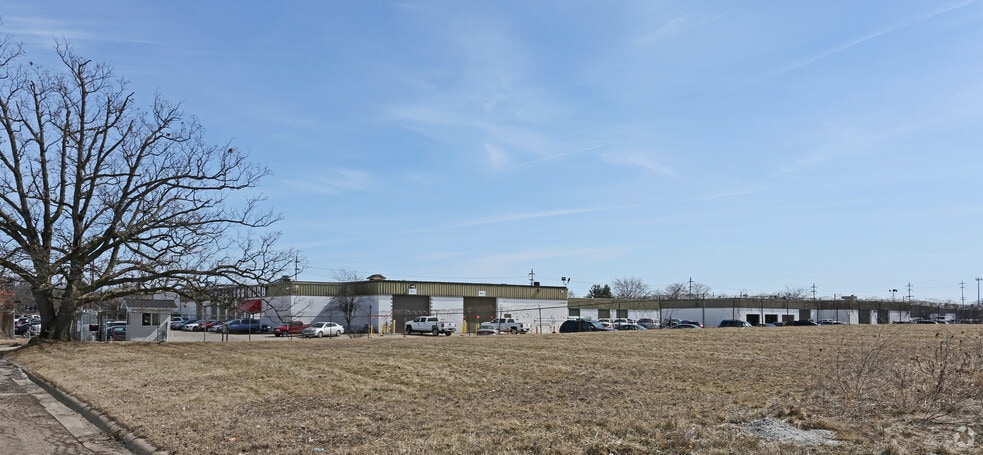 3302 Kent St, Flint, MI à vendre - Photo principale – Image 1 sur 29