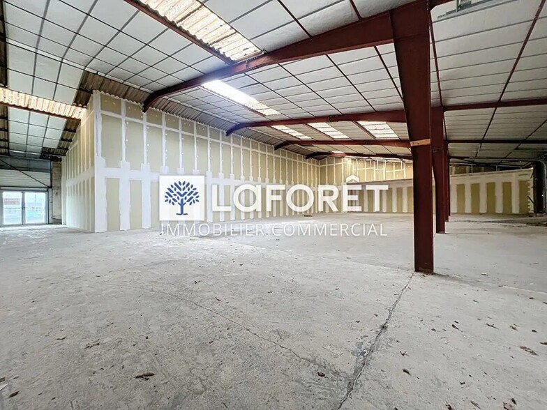 Local commercial dans Argentonnay à louer - Photo de l’immeuble – Image 1 sur 6
