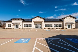 515 S Kimball Ave, Southlake, TX à louer Photo de l’immeuble– Image 1 sur 10