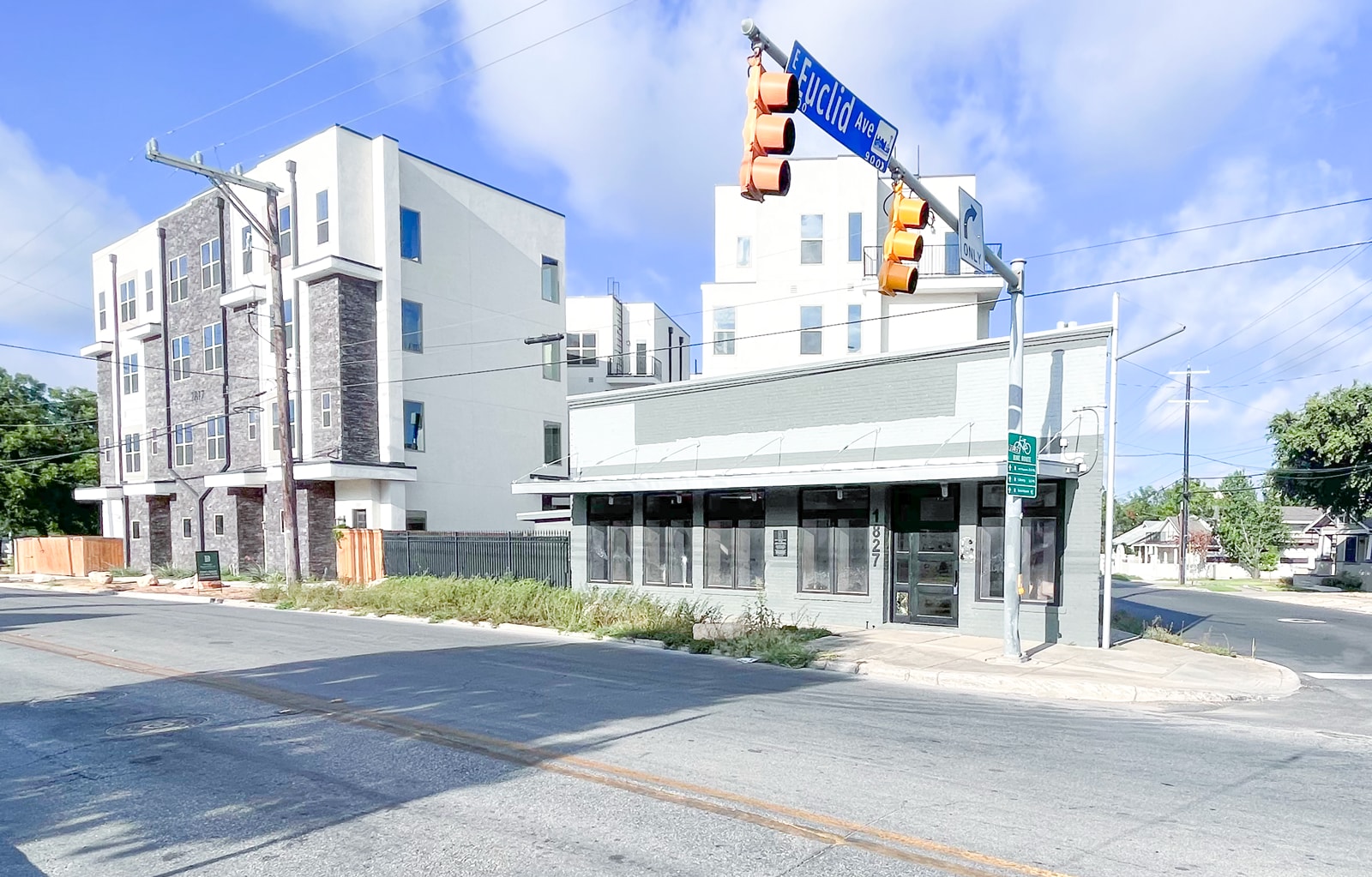 1827 Saint Marys St, San Antonio, TX à vendre Photo principale– Image 1 sur 7