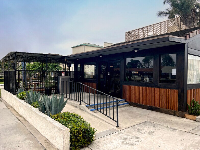 615 W 19th St, Costa Mesa, CA à vendre - Photo de l’immeuble – Image 3 sur 10
