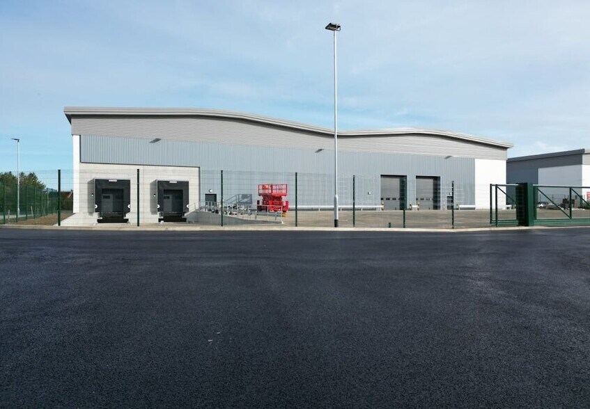 Westfield Rd, Leighton Buzzard à vendre - Photo de l’immeuble – Image 2 sur 44