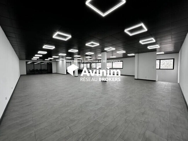 Plus de détails pour Local d’activités à vendre