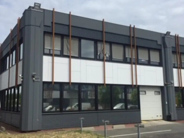 27 Boulevard Louise Michel, Gennevilliers à louer - Photo de l’immeuble – Image 2 sur 8