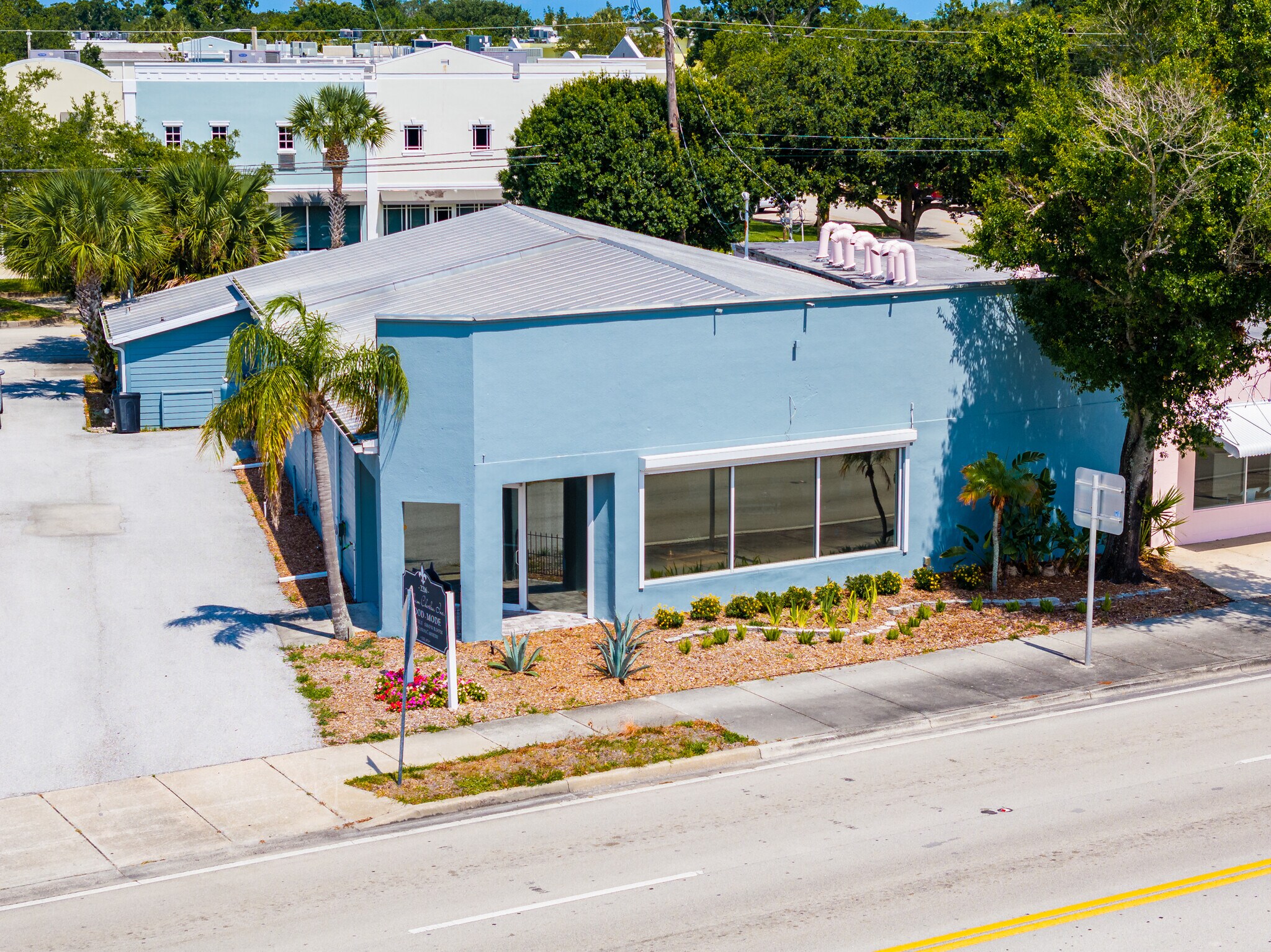 2216 US 1, Vero Beach, FL à vendre Photo principale– Image 1 sur 25