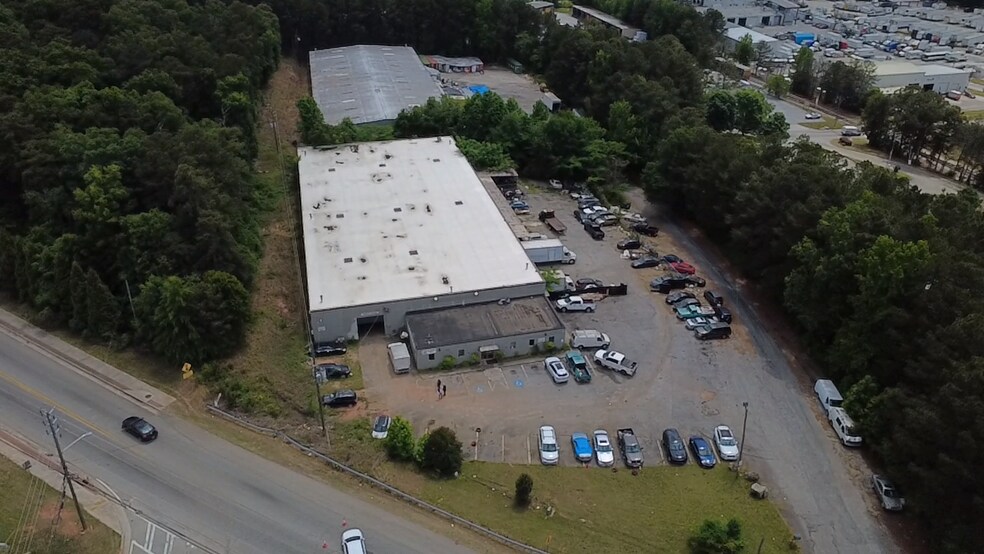 2435 Stone Mountain Lithonia Rd, Lithonia, GA à louer - Photo de l’immeuble – Image 2 sur 21