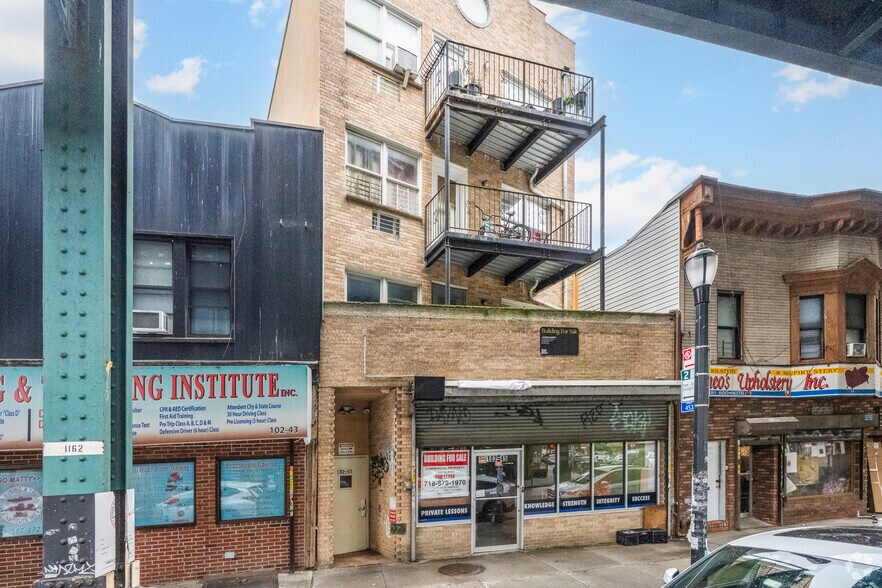 102-45 Jamaica Ave, Richmond Hl, Richmond Hill, NY à vendre - Photo de l’immeuble – Image 2 sur 7