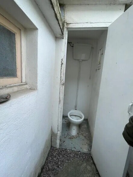 Local commercial dans JUAN-LES-PINS à louer - Photo intérieure – Image 3 sur 7