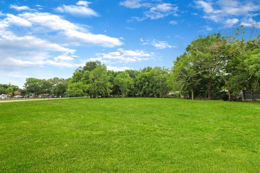 205 Reynolds Ave, League City, TX à vendre - Photo de l’immeuble – Image 1 sur 5