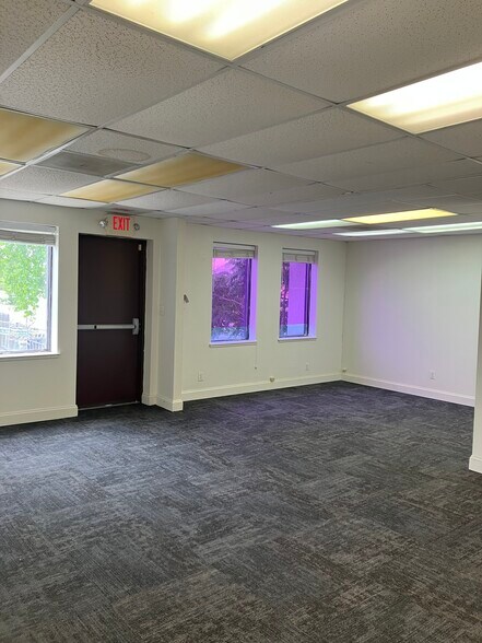 4821 Stamp Rd, Temple Hills, MD à louer - Photo de l’immeuble – Image 3 sur 3