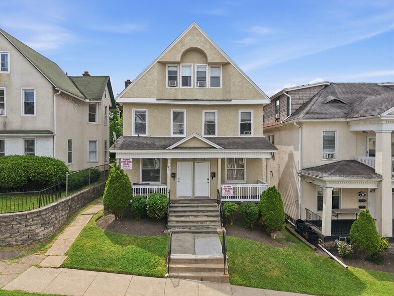 University of Scranton Student Housing P portefeuille de 5 biens à vendre sur LoopNet.fr - Photo principale – Image 2 sur 4
