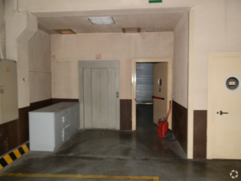 Industriel/Logistique dans Alcalá de Henares, Madrid à louer - Photo de l’immeuble – Image 3 sur 8