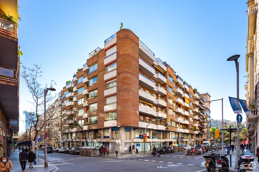 Carrer de Calvet, 33, Barcelone, Barcelona à louer - Photo de l’immeuble – Image 1 sur 3