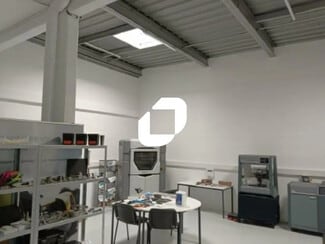 Plus de détails pour 15 Rue Edouard Branly, Sainte-Luce-sur-Loire - Bureau, Local d'activités à louer